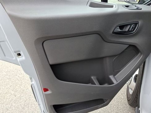 Used 2024 Ford Transit 350 XLT image 9