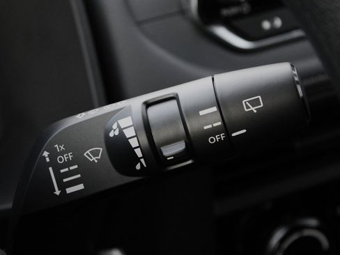 Certified 2025 Nissan Rogue S image 32