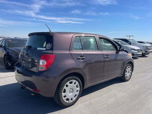 Used 2010 Scion xD image 2