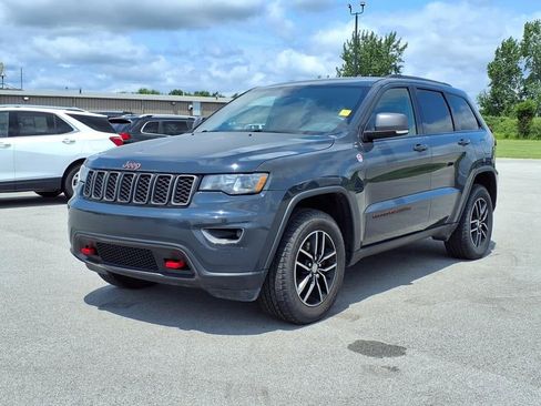 Used 2017 Jeep Grand Cherokee Trailhawk image 3