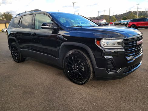 Used 2023 GMC Acadia SLT w/ Elevation Edition image 3