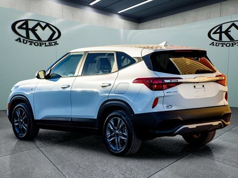 Used 2023 Kia Seltos LX AWD/4WD image 5
