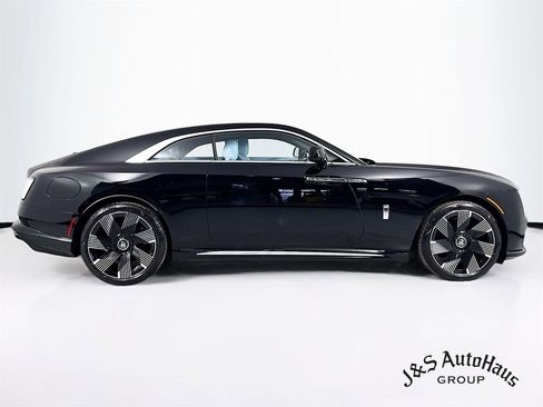 Used 2024 Rolls-Royce Spectre w/ Spectre Launch Package image 8