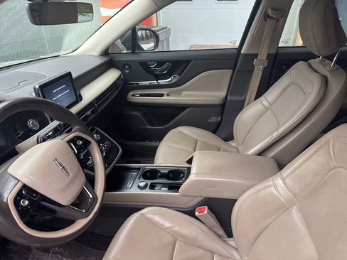 Used 2020 Lincoln Corsair Reserve w/ Equipment Group 201A image 3