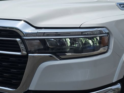 New 2026 RAM 1500 4x4 Crew Cab image 30