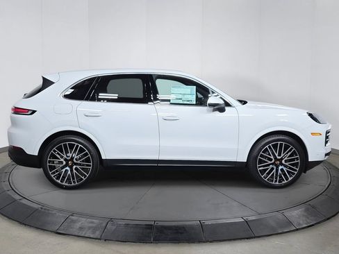 Certified 2026 Porsche Cayenne AWD/4WD image 8