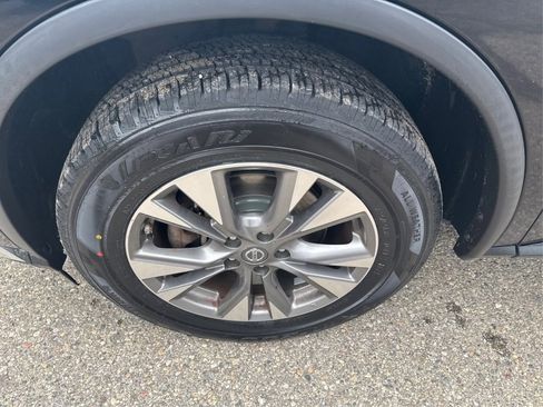 Used 2018 Nissan Murano SV image 25
