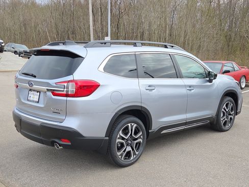New 2026 Subaru Ascent Limited image 3