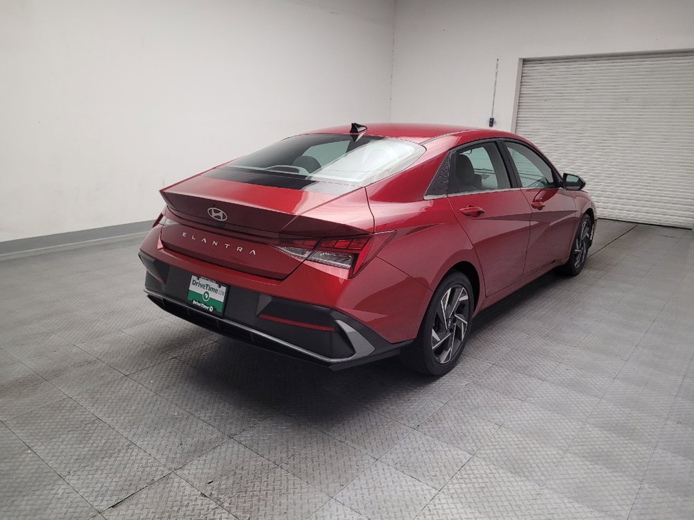 Used 2025 Hyundai Elantra SEL FWD image 9