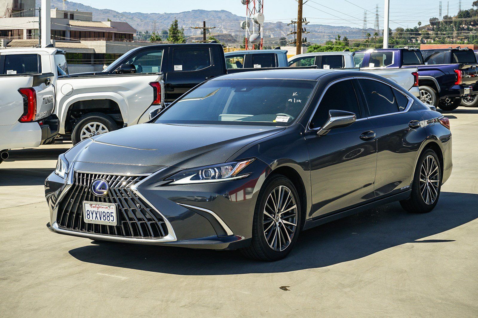 Used 2022 Lexus ES 300h w/ Premium Package FWD image 3