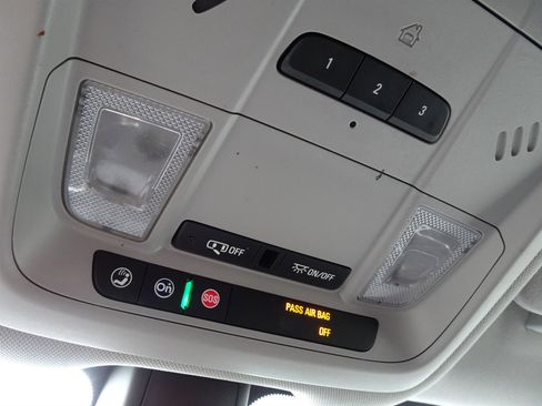 Used 2019 Chevrolet Equinox LT FWD image 24