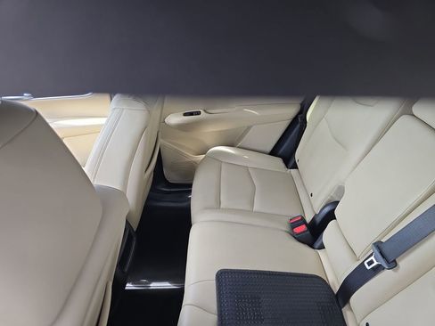 Used 2018 Cadillac XT5 FWD image 11