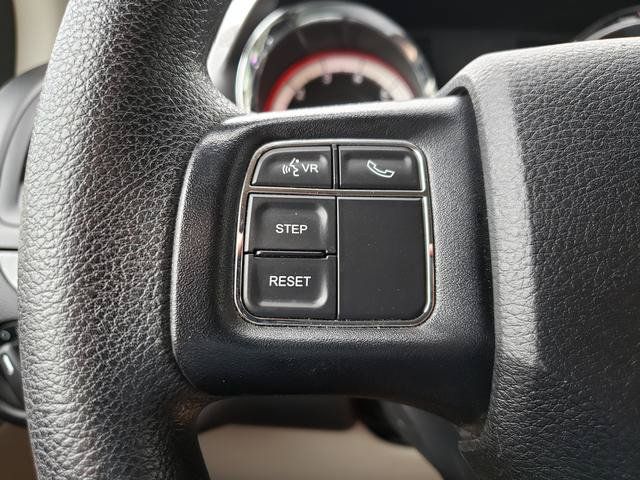 Used 2018 Dodge Grand Caravan SE w/ UConnect Hands-Free Group FWD image 19