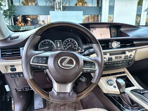 Used 2016 Lexus ES 350 image 11