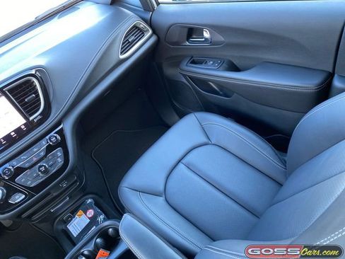 New 2026 Chrysler Pacifica Select image 15