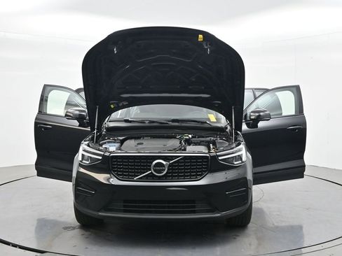 Used 2024 Volvo XC40 B5 Core image 38