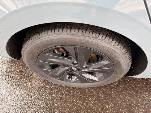 Used 2022 Hyundai Elantra SEL image 39