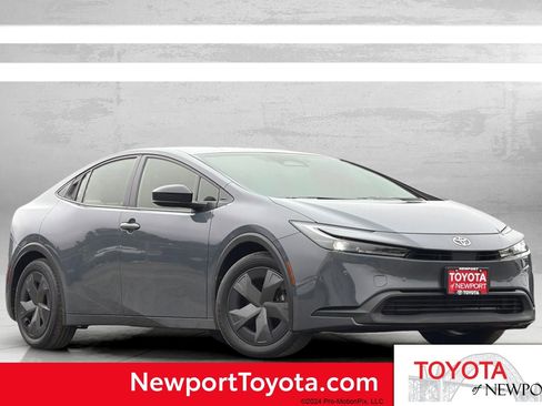 Used 2024 Toyota Prius LE image 1