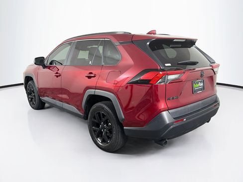 Used 2021 Toyota RAV4 LE FWD image 5