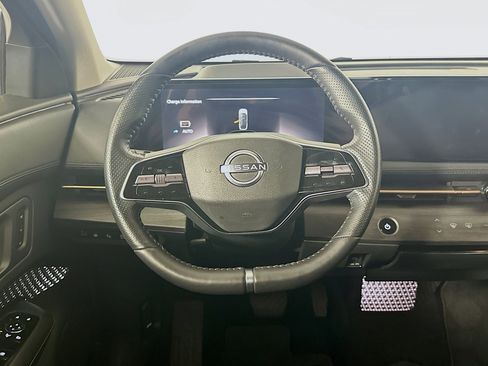 Used 2023 Nissan Ariya FWD image 18
