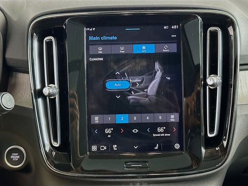 Used 2025 Volvo XC40 B5 Core image 24