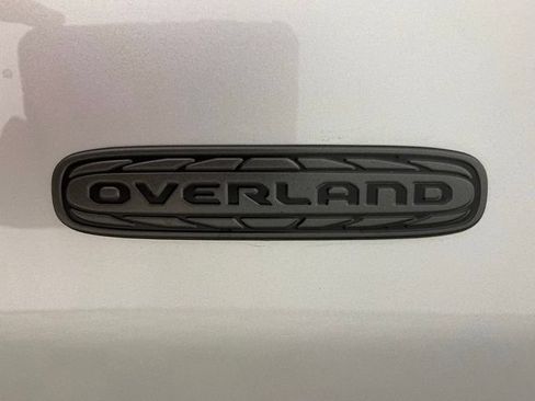 New 2026 Jeep Cherokee Overland w/ Trailer Tow Group AWD/4WD image 9