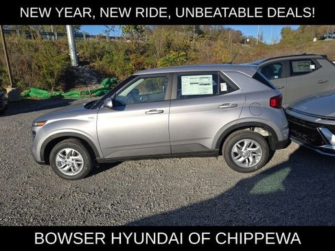 New 2026 Hyundai Venue SE image 2
