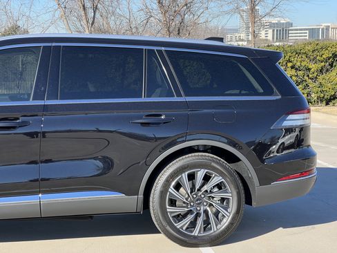 New 2026 Lincoln Aviator Premiere image 6