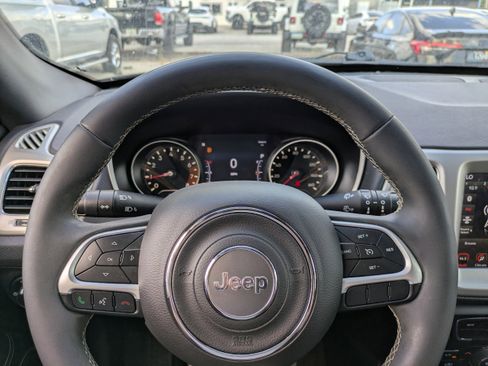 Used 2021 Jeep Compass Latitude FWD image 23