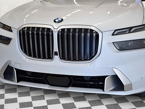 New 2026 BMW X7 xDrive40i w/ Premium Package image 34