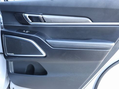 Used 2023 Kia Telluride SX X-Line image 12