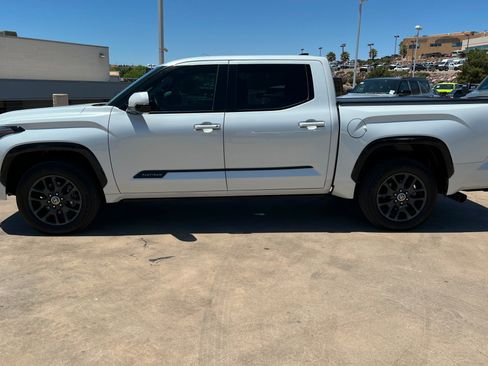 Used 2023 Toyota Tundra Platinum AWD/4WD image 2