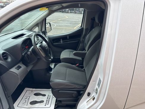 Used 2018 Nissan NV200 S w/ Cruise Control Package image 16