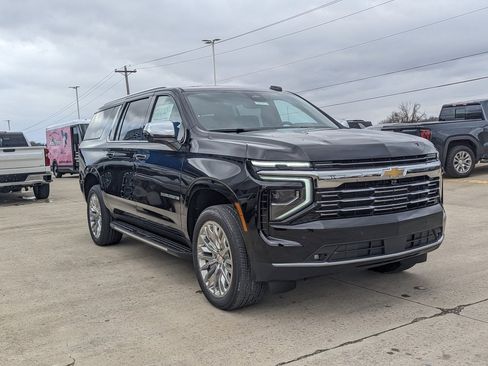 New 2026 Chevrolet Suburban Premier image 5