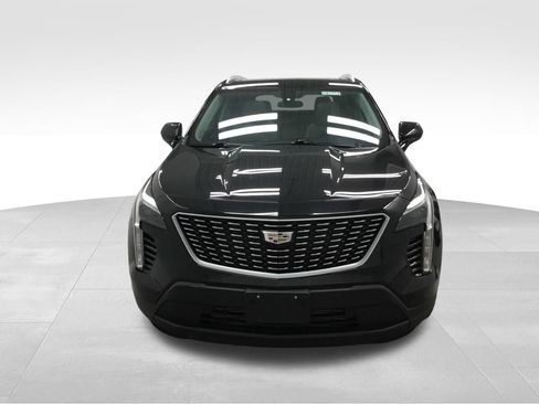 Used 2019 Cadillac XT4 Luxury w/ Cold Weather Package AWD/4WD image 3