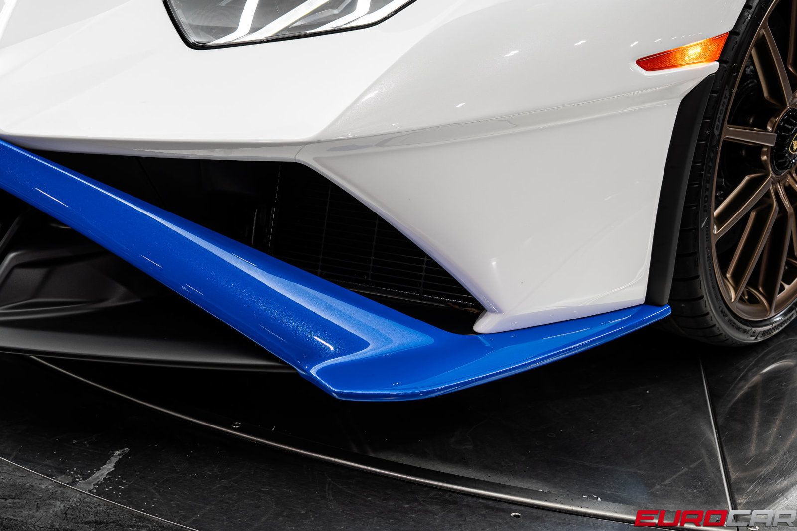 Used 2022 Lamborghini Huracan STO RWD image 13