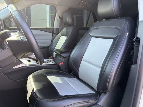 Used 2023 Ford Explorer XLT w/ Equipment Group 202A AWD/4WD image 12