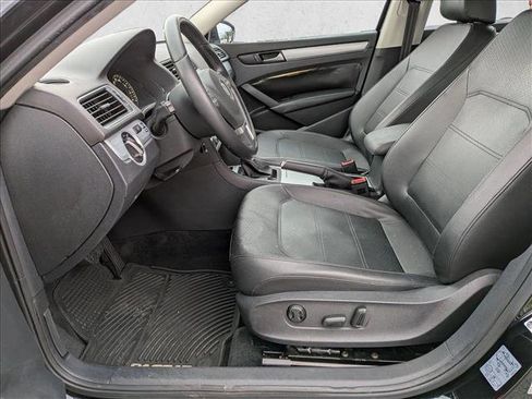 Used 2012 Volkswagen Passat TDI SE image 18