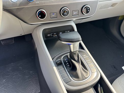 Used 2026 Hyundai Kona SE FWD image 30