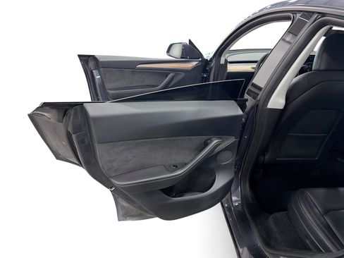Certified 2023 Tesla Model Y Long Range AWD/4WD image 20