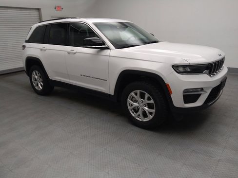 Used 2023 Jeep Grand Cherokee Limited AWD/4WD image 11