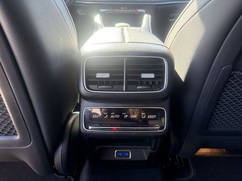 Used 2024 Mercedes-Benz GLE 350 4MATIC image 17