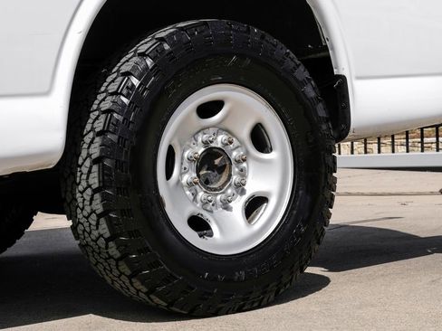 Used 2021 GMC Savana 2500 w/ Driver Convenience Package image 47