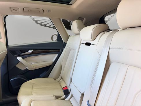 Used 2019 Audi Q5 2.0T Premium Plus w/ Premium Plus Package AWD/4WD image 13