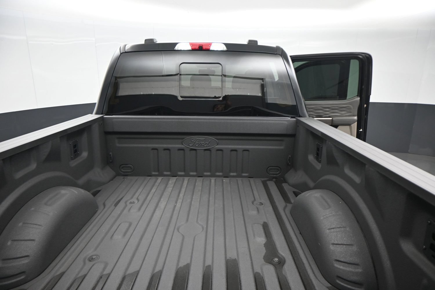 Used 2026 Ford F250 Platinum w/ Platinum Plus Package AWD/4WD image 8