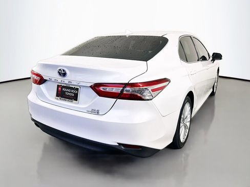 Used 2020 Toyota Camry XLE image 5