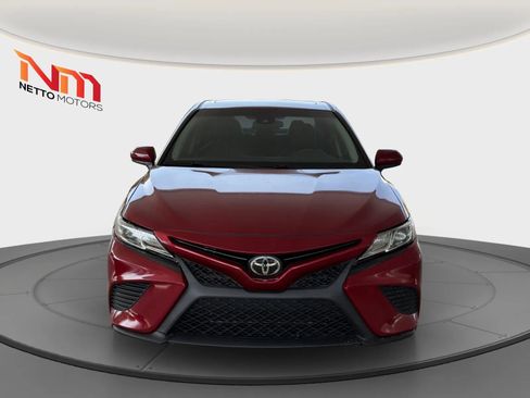 Used 2018 Toyota Camry SE w/ Moonroof Package FWD image 10