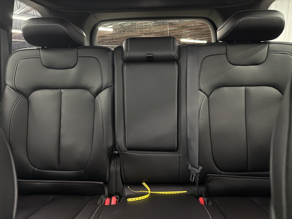 New 2026 Jeep Grand Cherokee Limited AWD/4WD image 18