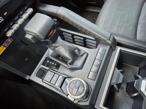 Used 2025 Toyota 4Runner TRD Off-Road Premium AWD/4WD image 19