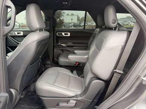 Used 2020 Ford Explorer XLT w/ Comfort Package AWD/4WD image 45